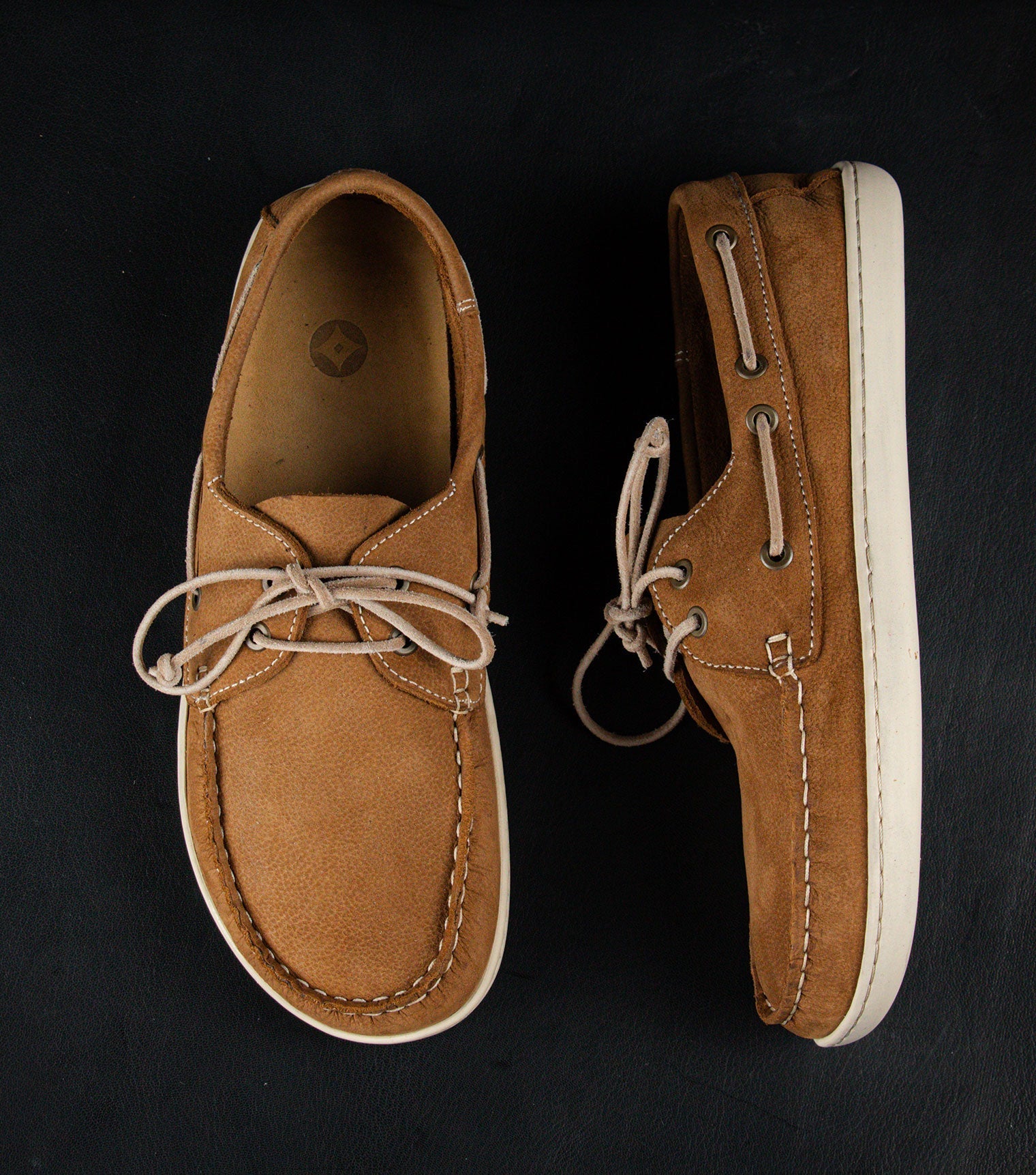 Entdecken Sie den ultimativen Komfort und Stil mit Barefoot Pals | Deck Shoes