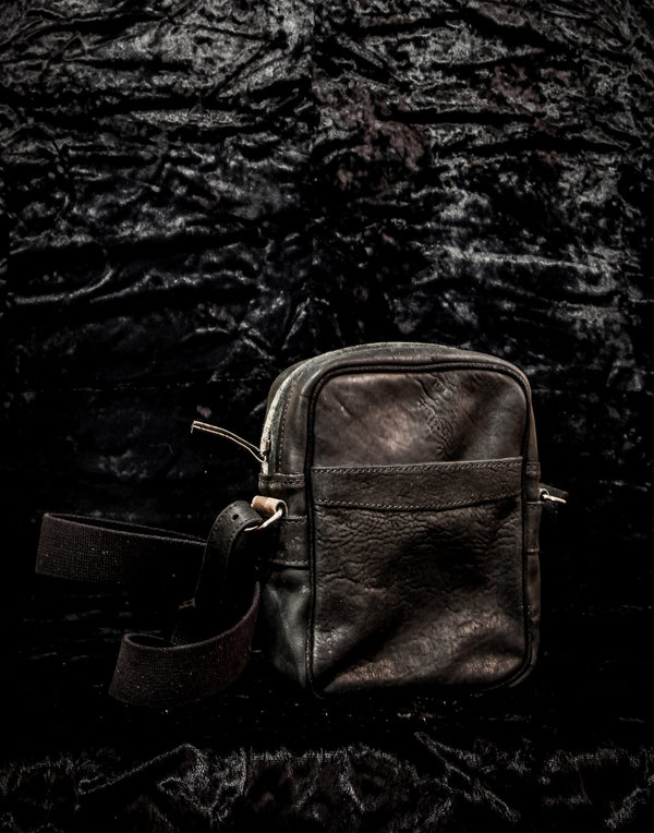 Distressed Shoulder Bag | Distressed Horse Culatta Black Leather