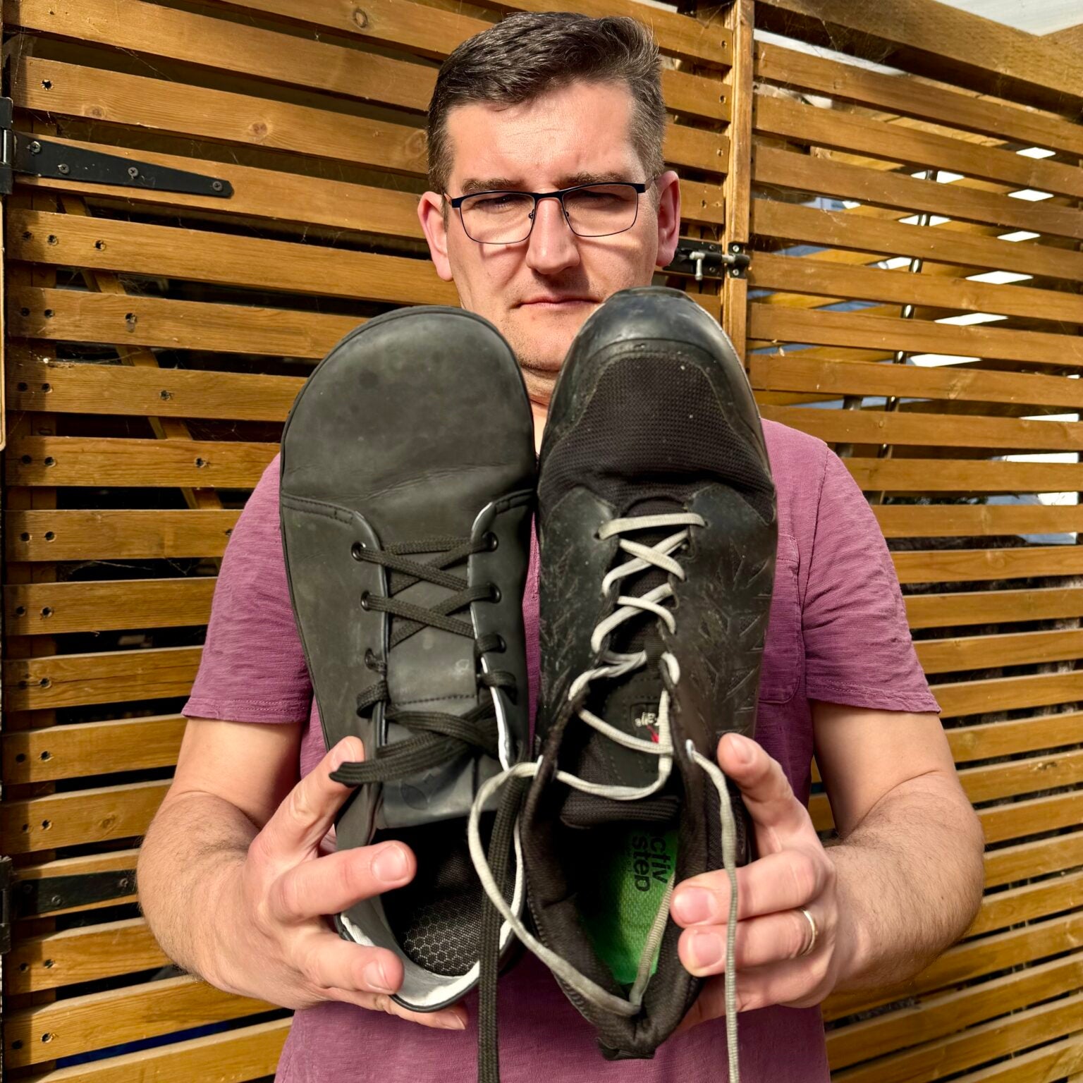 Comparing a Gaucho Ninja's Barefoot Safety Trainer with a normal pointy trainer