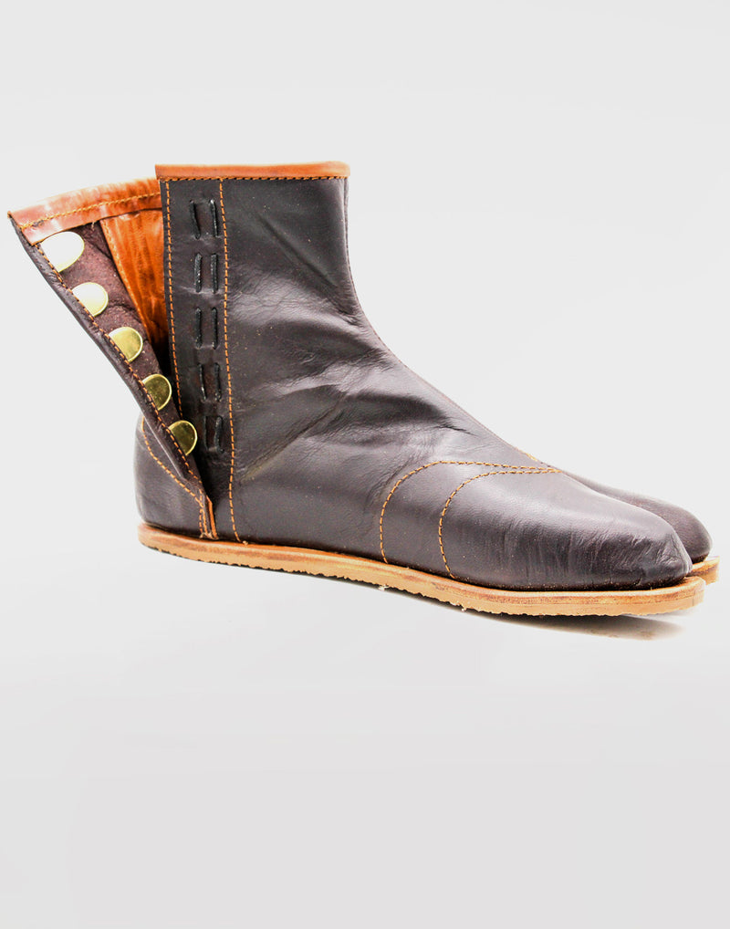 Hattori Hanzō Ninja Tabi Boots | Veg tan leather | Kohaze clasps fastening | Svig rubber soles | Ninja shoes made by a ninja